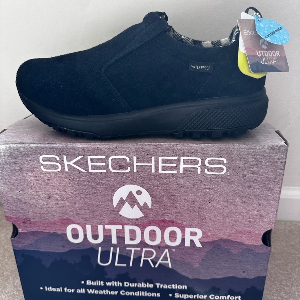 NWT SKECHERS ON-THE-GO OUTDOOR ULTRA SHOE/BOOT.